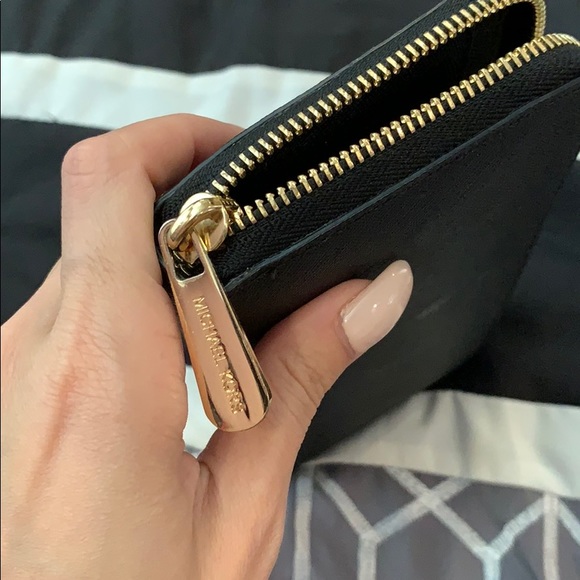Michael Kors Jet Set Wallet - Picture 6 of 6